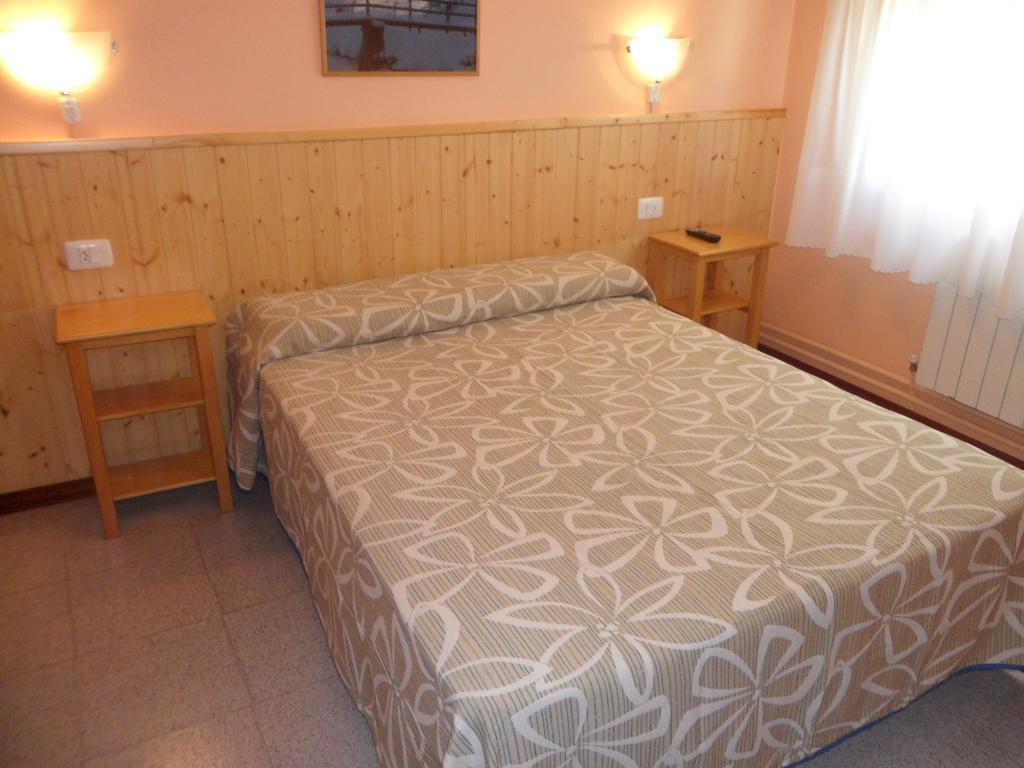 Hotel Hostal Alce Nigrán Esterno foto